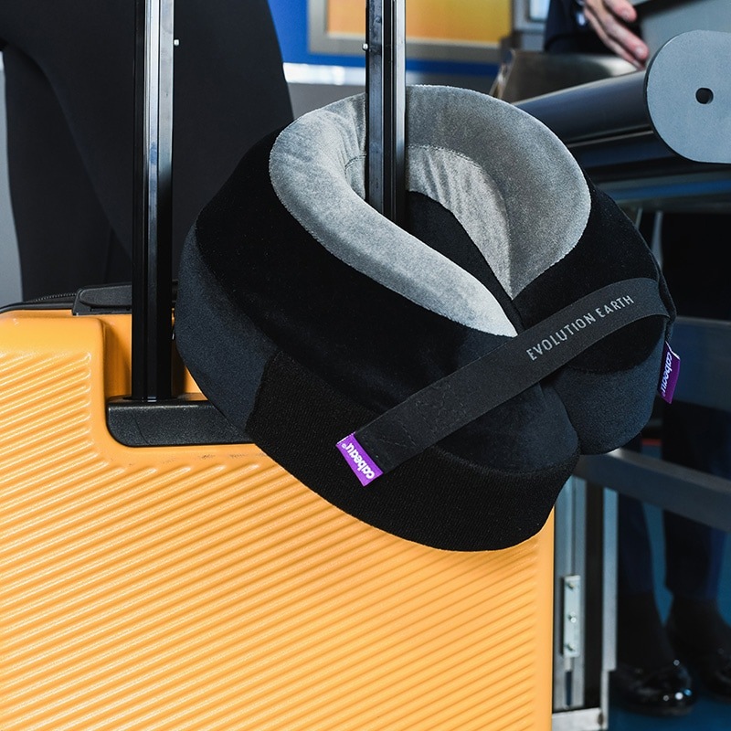 Cabeau ネックピロー　2セット　収納ケース付き Cabeau ネックピロー 2セット 収納ケース付き Cabeau ネック