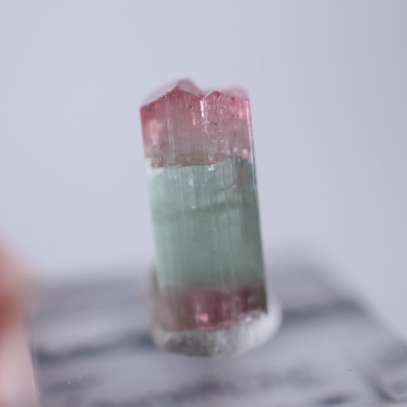 【鉱物標本】Paprokトルマリンの色彩 鉱物標本】Paprokトルマリンの色彩