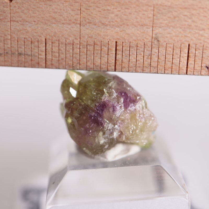 カナダ産　ベスビアナイト　Vesuvianite カナダ産 ベスビアナイト – 天然石ハッピーギフト