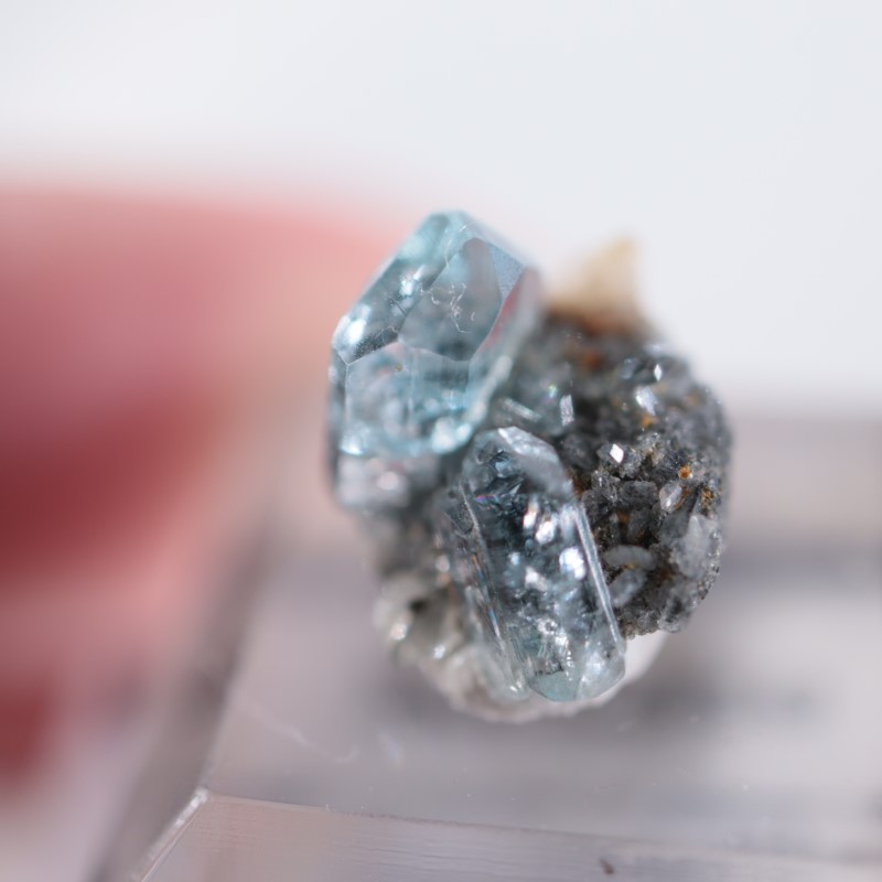 【鉱物標本】ユークレース 母岩付 コロンビア産 鉱物標本】ユークレース 母岩付 コロンビア産