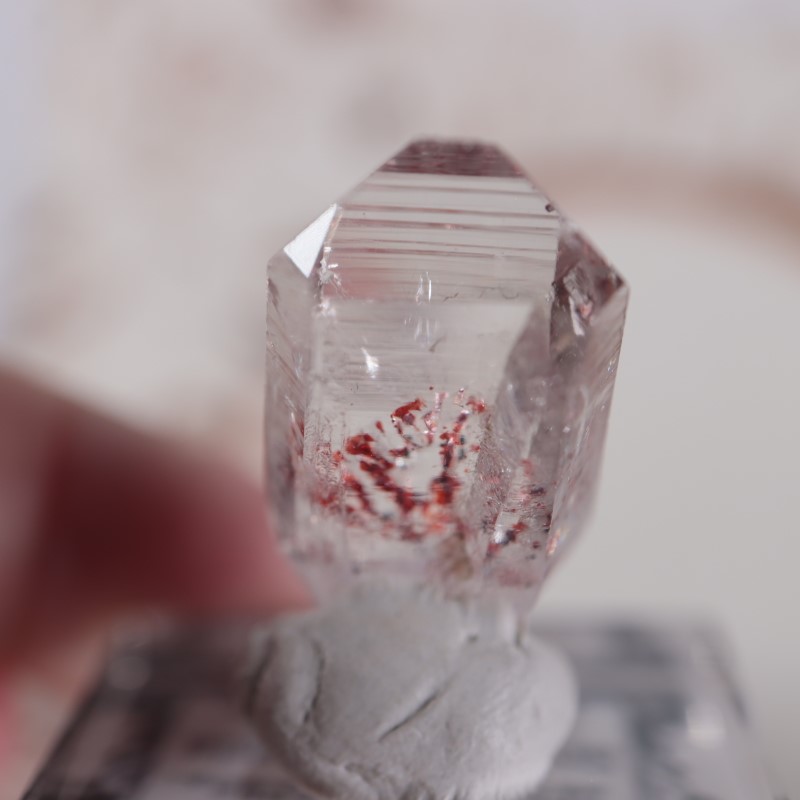 ナミビア Goboboseb産 クォーツ(水晶) 鉱物標本