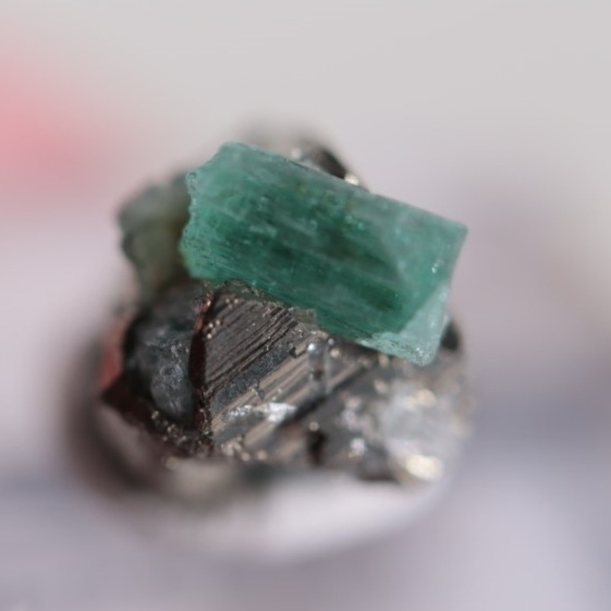 P*L様 エメラルド パイライト 共生 原石 鉱物標本 302 P*L様