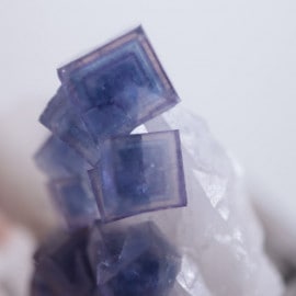 フローライト/蛍石 (中国産)」の取扱商品一覧 - ほたるみねらる