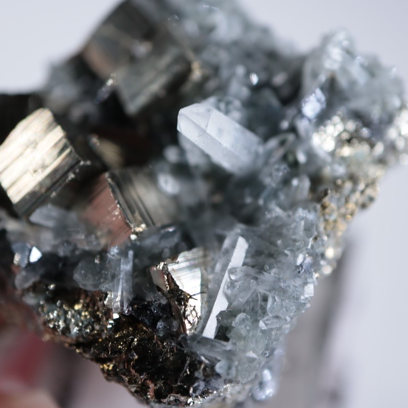 ブルガリア産 パイライト、水晶 | 鉱物標本,ハ行,パイライト