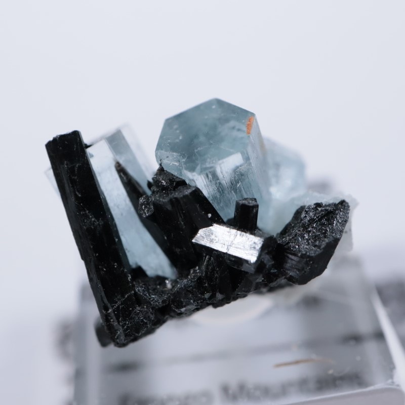 ナミビア エロンゴ産 アクアマリン 鉱物標本