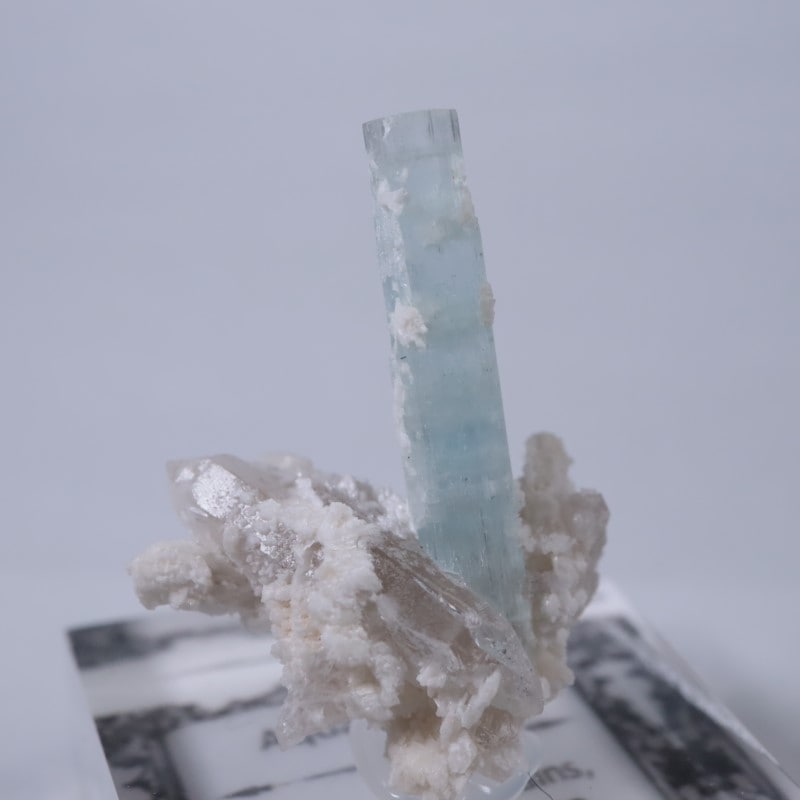 ナミビア エロンゴ産 アクアマリン(ベリル) 鉱物標本