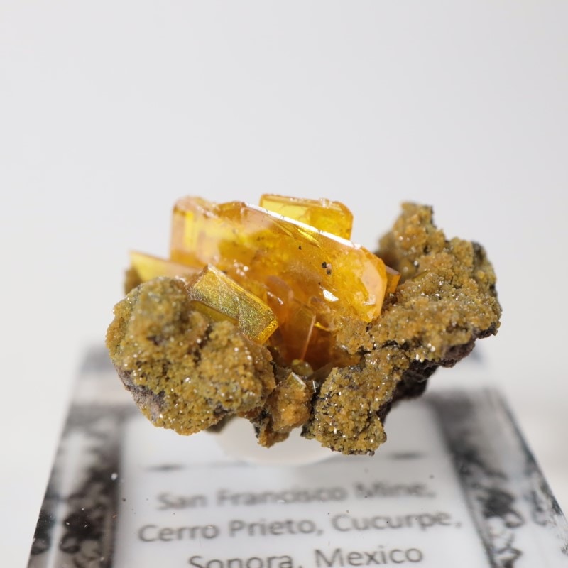 ダイオプテーズ ウルフェナイト Q13 共生 鉱物 標本 原石 ダイオプテーズ ウルフェナイト Q13 共生 鉱物 標本 原石 - メルカリ