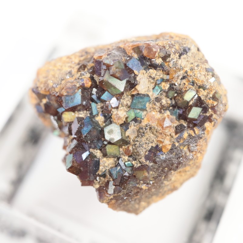 奈良県産 レインボーガーネット | 鉱物標本,カ行,ガーネット