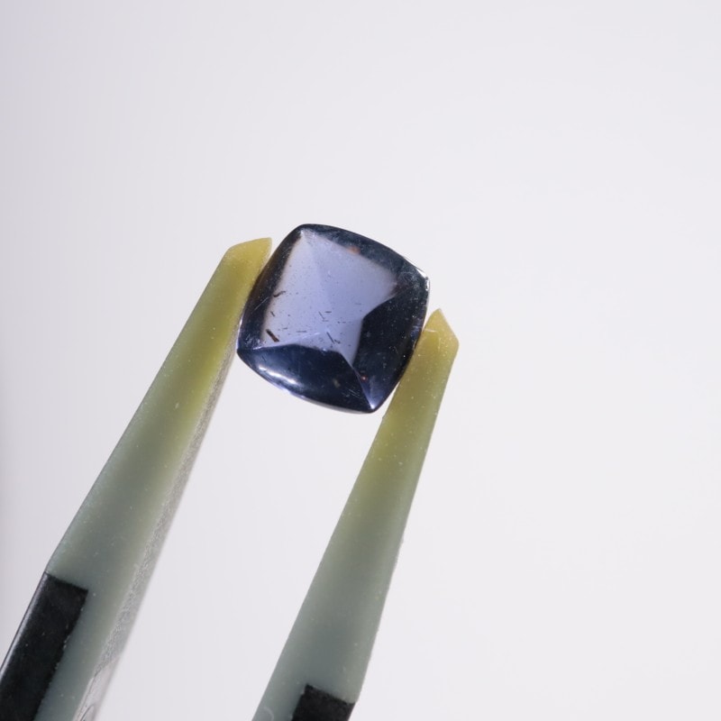 アイオライト シュガーローフカット5㎜ | 宝石・ルース | ほたるみねら