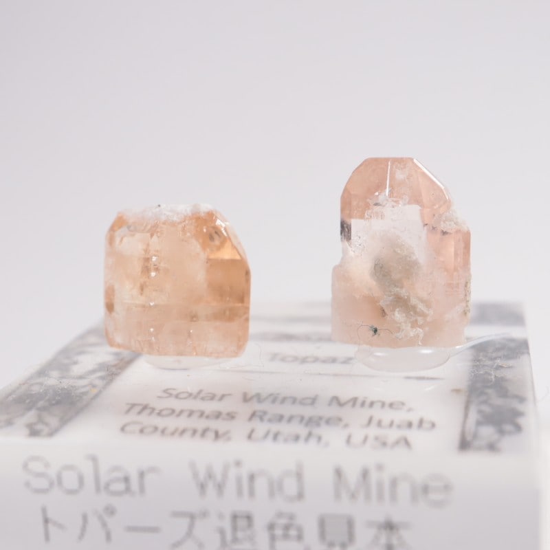 (25807) アメリカ ユタ産 トパーズ 鉱物標本 原石 25807) アメリカ ユタ産 トパーズ 鉱物標本 原石 - メルカリ