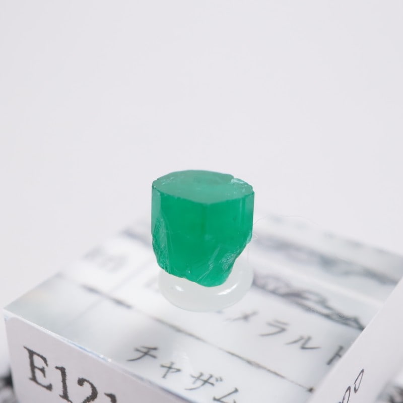 エメラルド様　複数購入 エメラルド 2.68ct ネックレストップの買取実績｜色石BANK