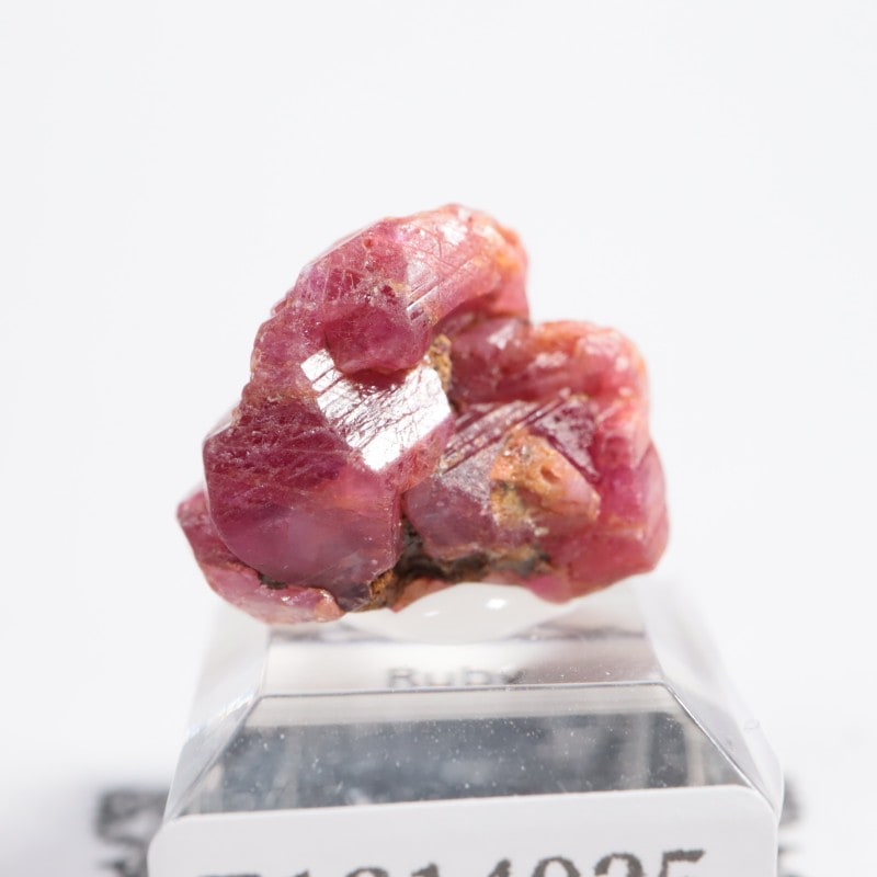 ピンクサファイア ベトナム産 鉱物標本 原石 宝石 鉱石 ルビー 天然石