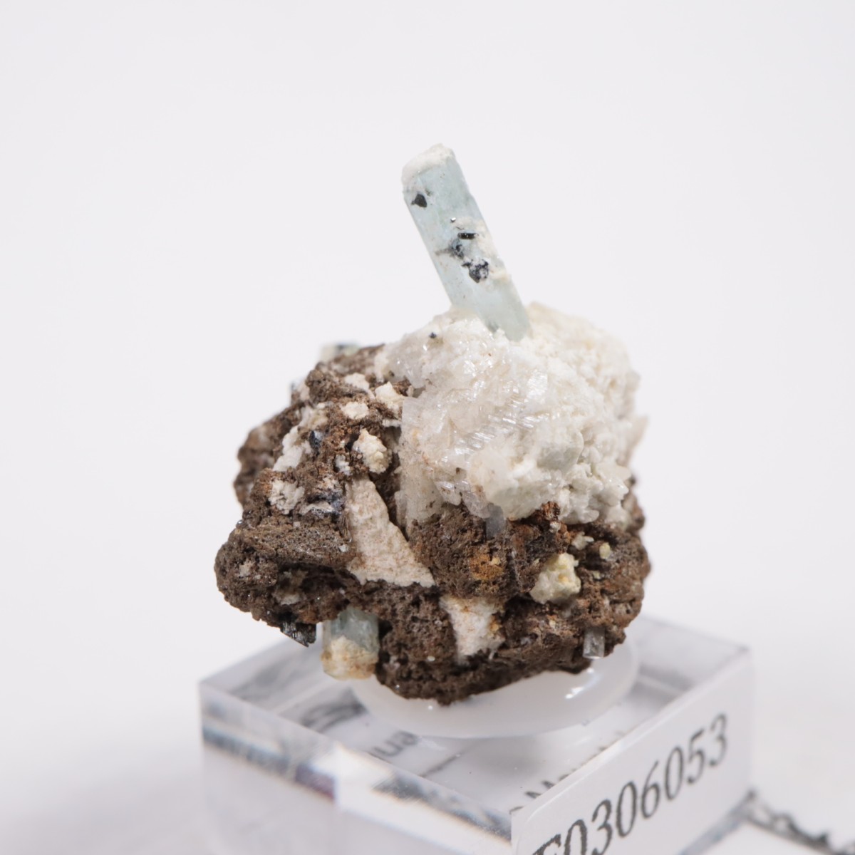 エロンゴ産』 アクアマリン ベリル 原石 鉱物標本 天然石 944