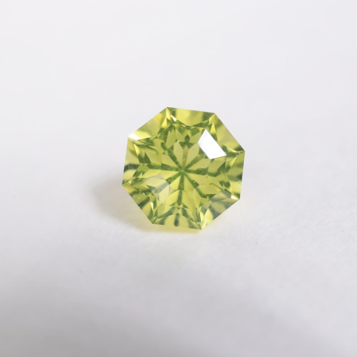 日本宝石ソ付2.3ct クリソベリルルースNaturalChrysoberyl クリソベリル・キャッツアイ ルース (裸石) 6.515ct 【 8月3日/10月5日
