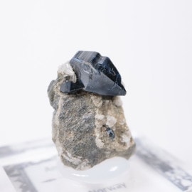 �Υ륦������ ���ʥơ��������륵����