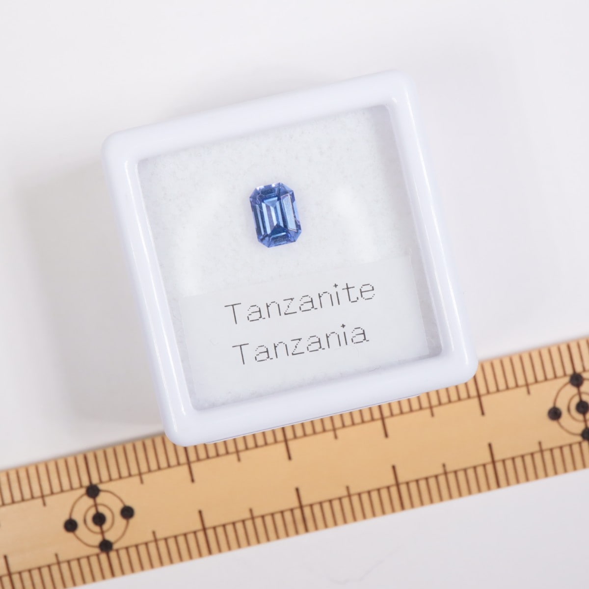 ���󥶥˥��������󥶥ʥ��ȡ�0.595ct