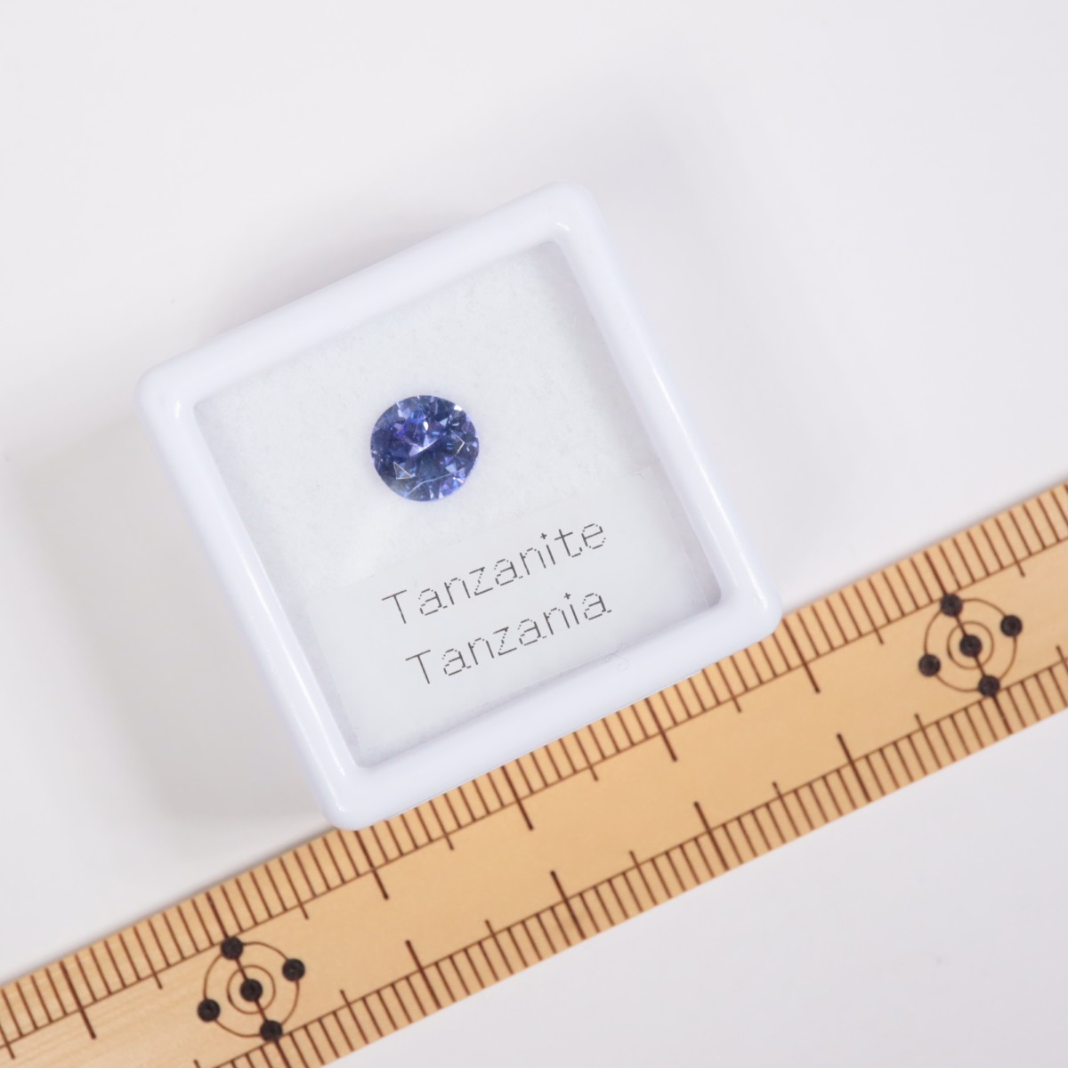 ���󥶥˥��������󥶥ʥ��ȡ�0.845ct