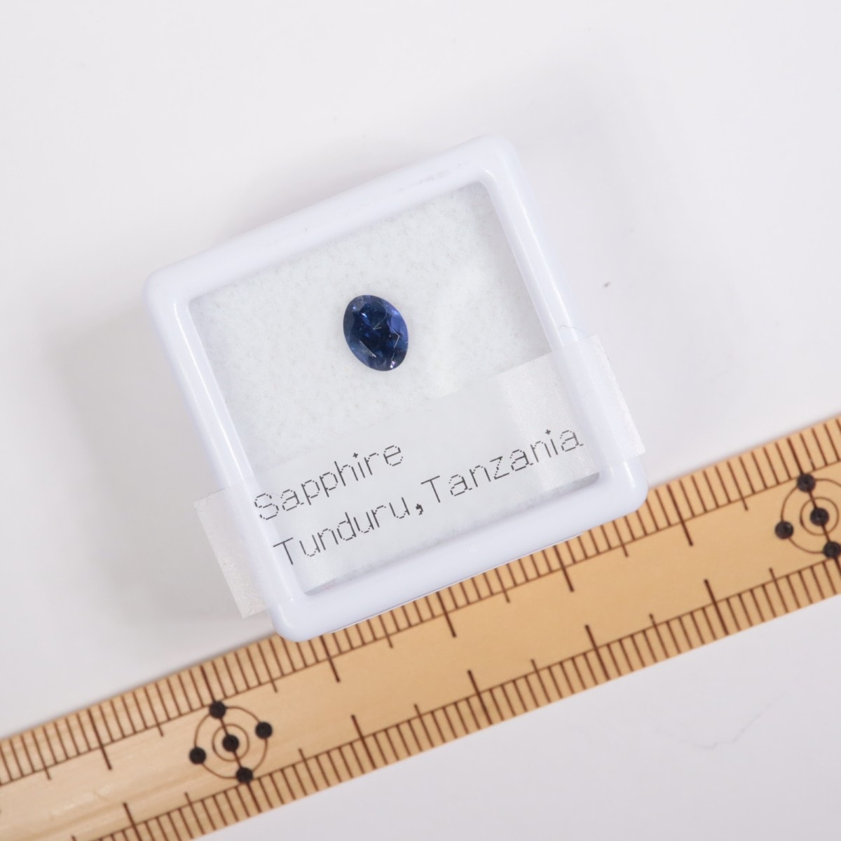 ���󥶥˥��������ե�������0.67ct