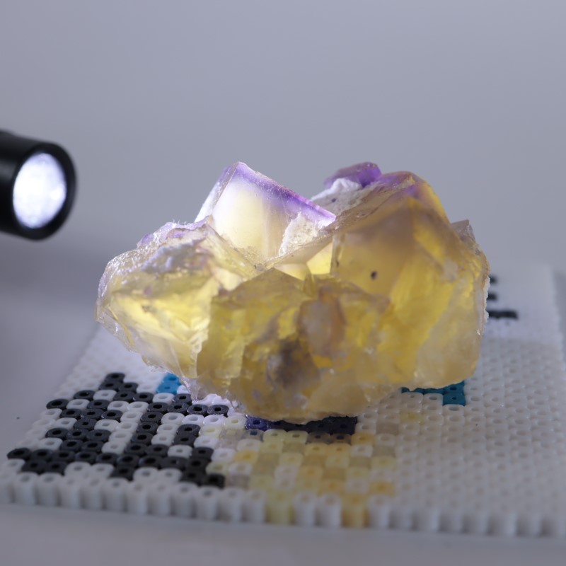 フローライト　イリノイ産　イエローパープル　蛍石　鉱物【B-2】 イリノイ州 Cave-in-Rock産 パープル×イエローフローライト（蛍