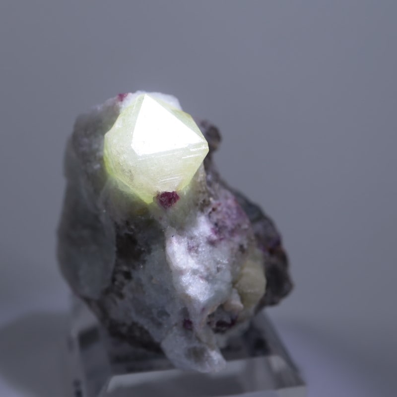 マダガスカル産 ローディズ石 | 鉱物標本,その他の鉱物 | ほたるみねら