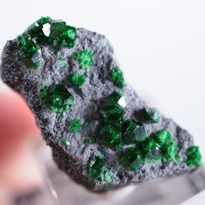 ロシア産 ウバロバイトガーネット | 鉱物標本,カ行,ガーネットグループ