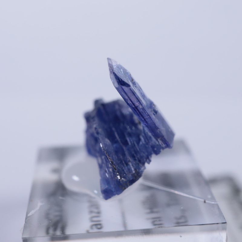 タンザニア メレラニヒルズ産 イエロープレナイト＆タンザナイト タンザニア メレラニヒルズ産 イエロープレナイト＆タンザナイト