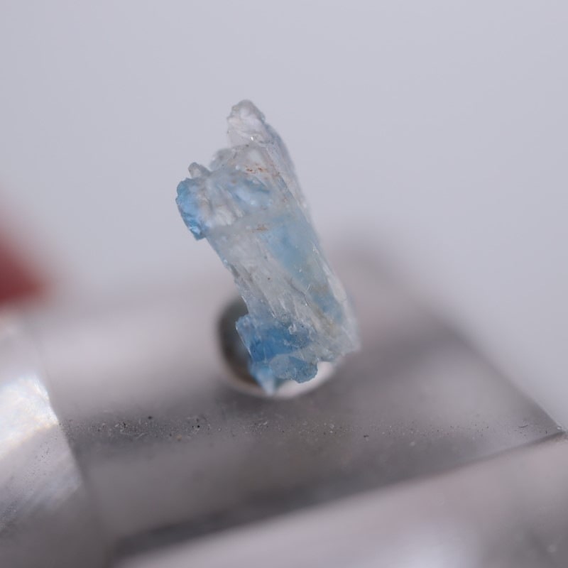希産鉱物　ジェレメジェバイト原石　エレミア石　jeremejevite　鉱物標本 Hariqua-パワーストーンジュエリー-