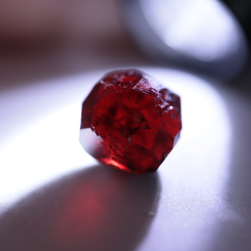 パキスタン出土 アンティークカーネリアン 300〜500年前 朱砂　02 アンティークビーズ エッジドカーネリアン No．2 詳細