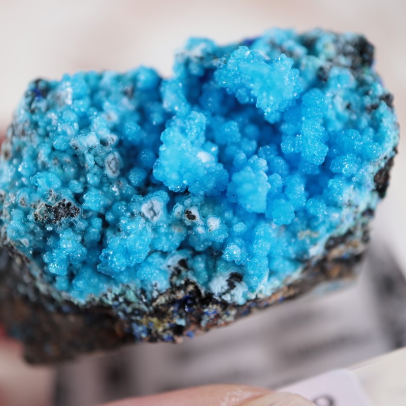 ギブサイト ギブス石Gibbsite 岩石 鉱物　鉱石　パワーストーン　結晶 ギブス石 (Gibbsite) - Rock Identifier