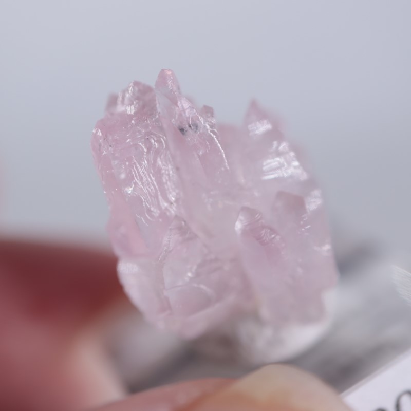 水晶 ローズクオーツ 結晶 RQ00005  ケース付き 水晶 ローズクオーツ 結晶 RQ00005 ケース付き