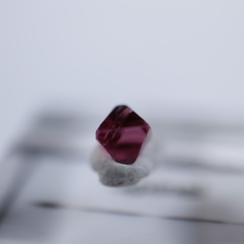 モゴック産 スピネル | 鉱物標本,サ行,スピネル/尖晶石 | ほたるみねら