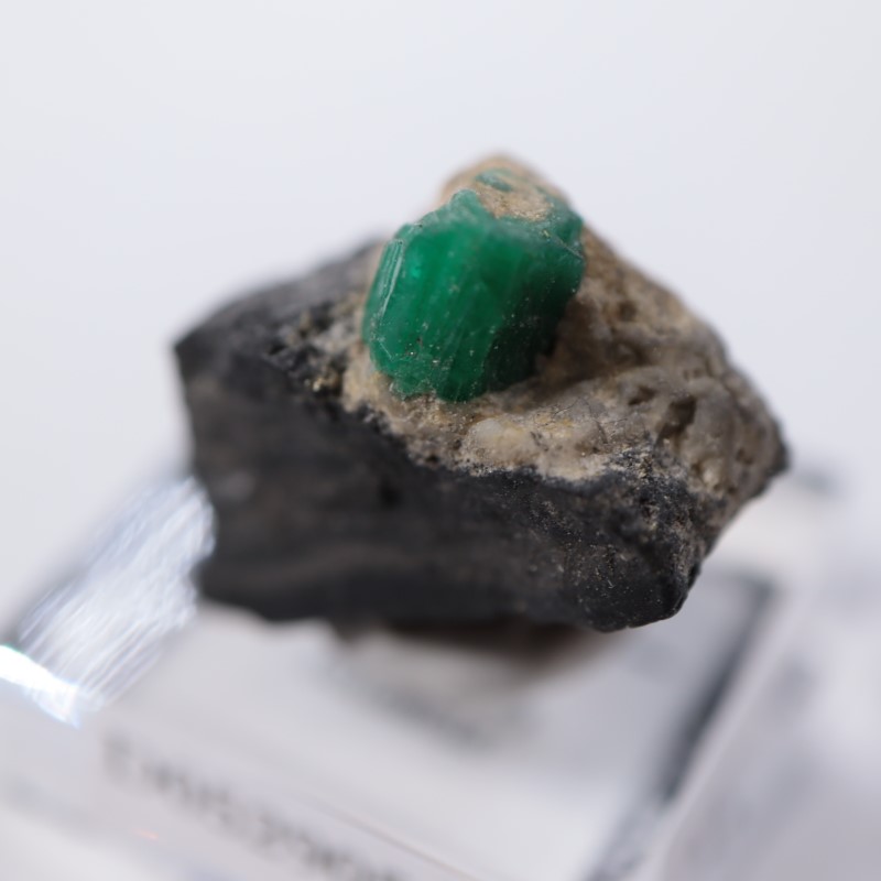 エメラルド コロンビア産 鉱石 鉱物 ミネラル 標本 原石 母岩付き エメラルド コロンビア産 鉱石 鉱物 ミネラル 標本 原石 母岩付き