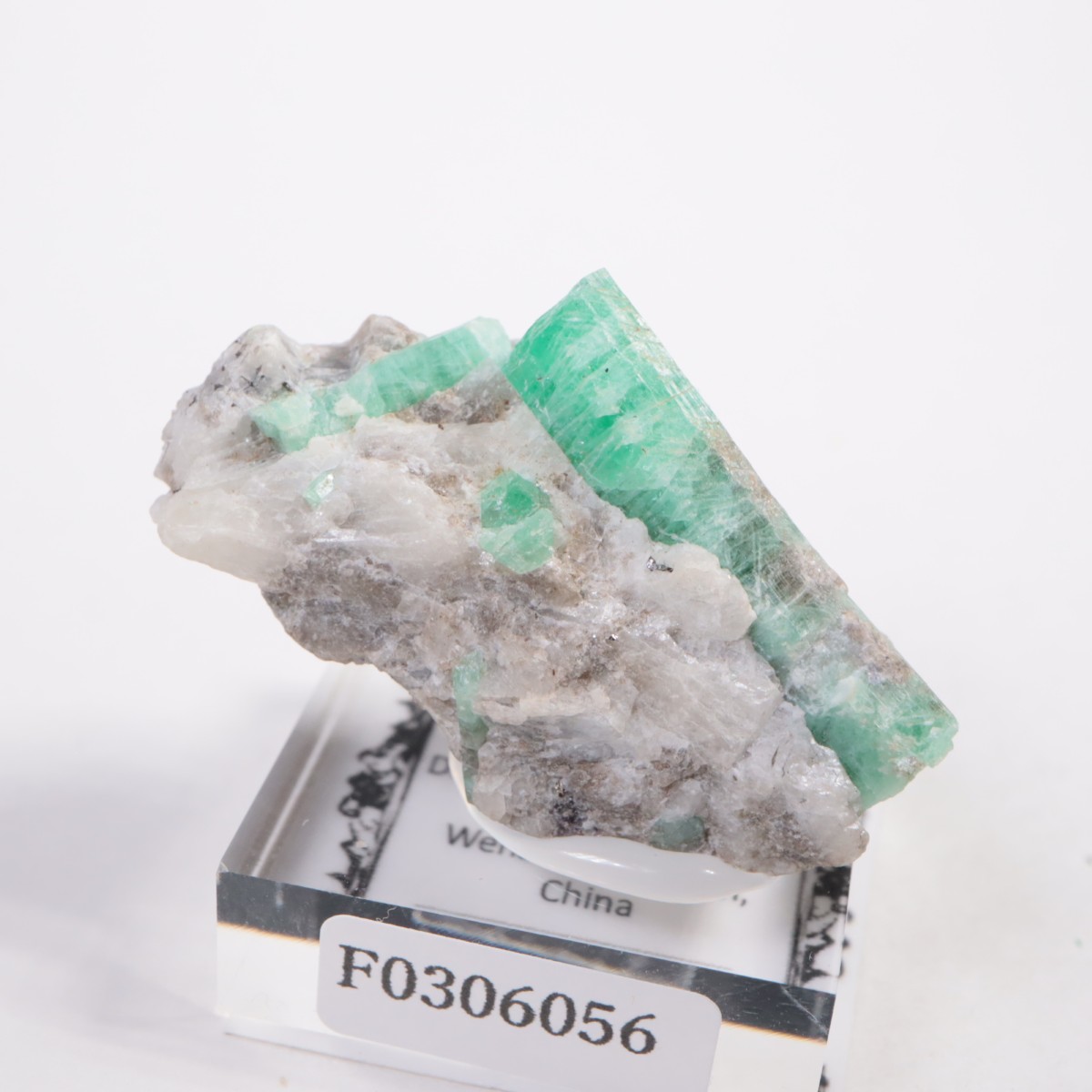 エメラルド色　 網目と鶴の壺 エメラルド色 網目と鶴の壺