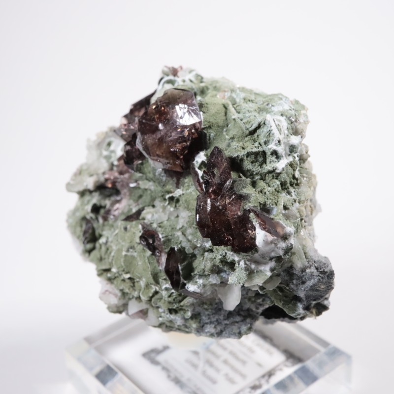 ロシア産 アキシナイト、方解石、緑泥石 | 鉱物標本,ア行,アキシナイト