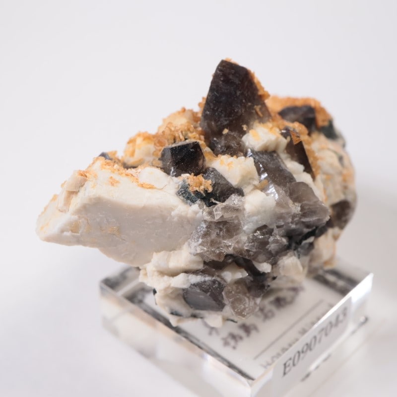 家島諸島産 煙水晶、長石、束沸石 | 鉱物標本,サ行,スモーキークォーツ