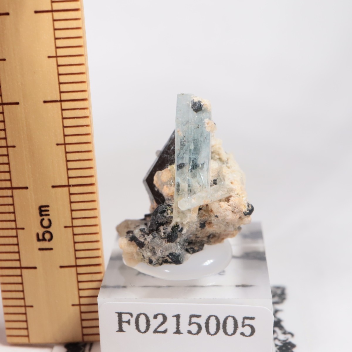 アクアマリン　鉱物標本　約8.73g 　ナミビア　エロンゴ産 ナミビア、エロンゴ鉱山産 アクアマリン | 鉱物標本,ハ行,ベリル/緑