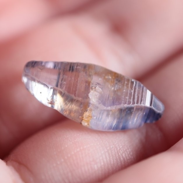 希少な超美彩色 天然セイロンサファイア 疑わしい 0.72 ct スリランカ産出