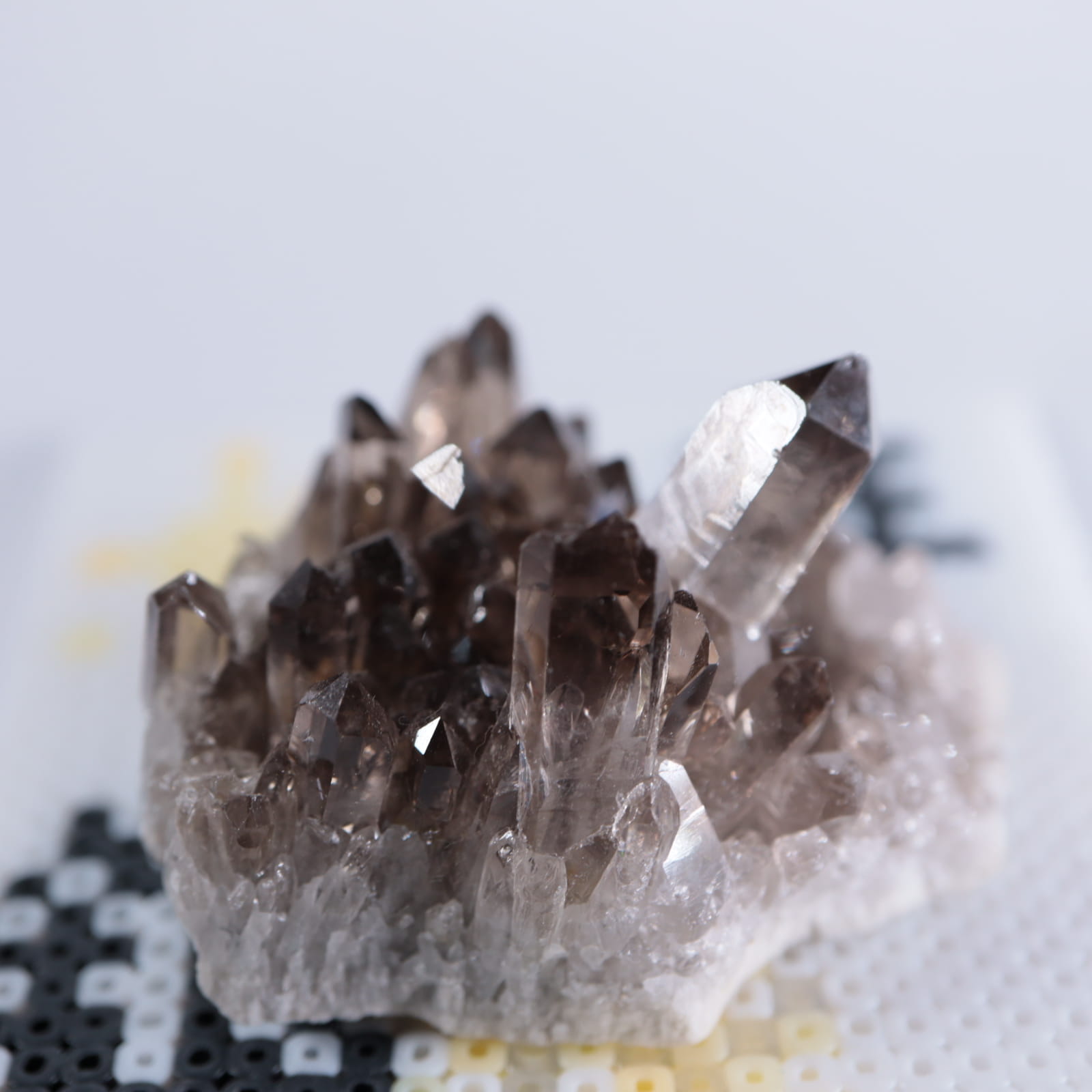 クローライト入り水晶 スイス産 鉱物標本 91×50×55mm