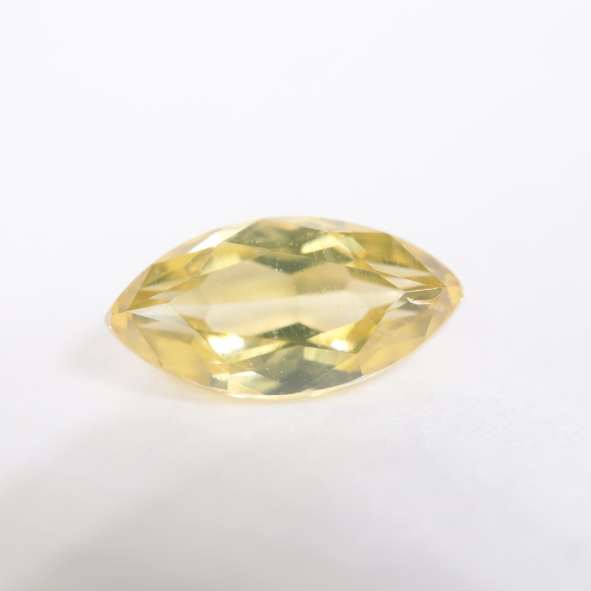 ���󥶥˥��������륳��1.135ct
