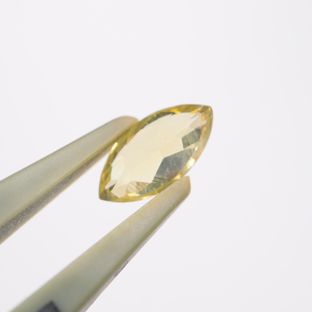 ���󥶥˥��������륳��1.135ct