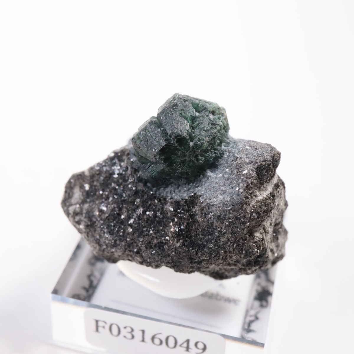 256 アレキサンドライト 六輪座双晶 原石 結晶 ジンバブエ産 256 アレキサンドライト 六輪座双晶 原石 結晶 ジンバブエ産