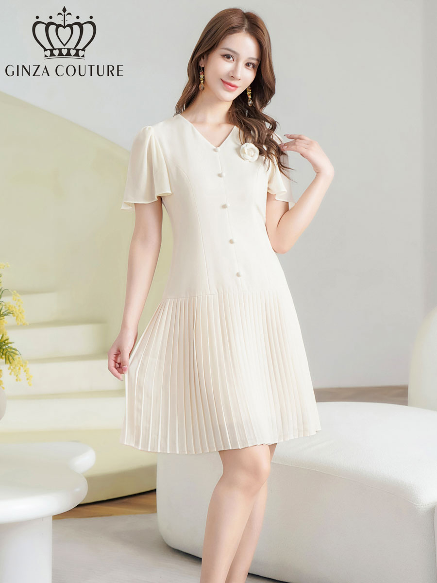 [GINZA COUTURE] 3color フリルスリーブ Vネック フラワーコサージュ ボタン 裾プリーツ Aライン ミニドレス ワンピース アイボリー ブラック ピンク 無地 シンプル きれいめ パーティー 結婚式 会食 撮影 衣装 ナイトワーク キャバクラ ビジネス 銀座クチュール LK C2999