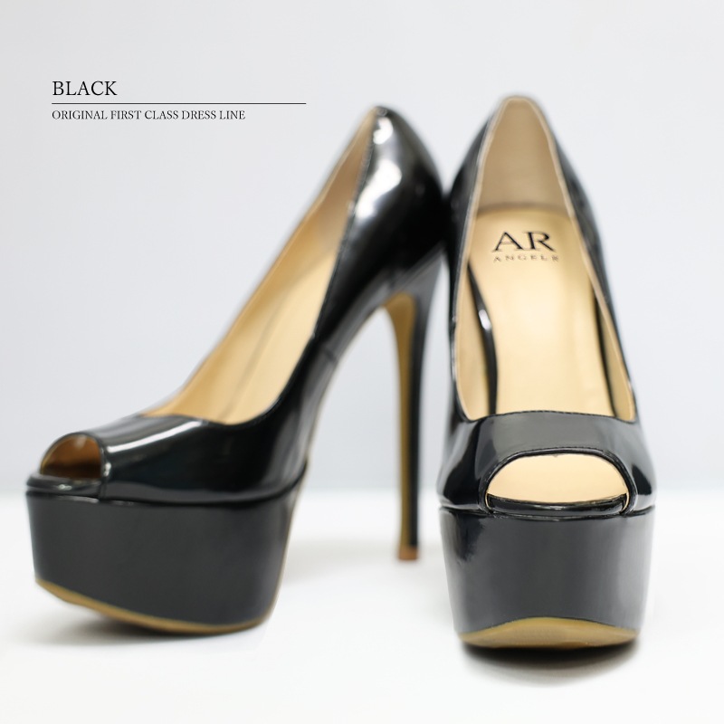 エナメルパンプス ベージュ Stuart Weitzman わずらわし