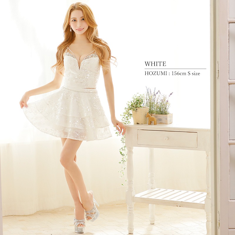 スパンコールにビジューの美しい イブニングドレス♩.• スパンコールの煌びやかな イブニングドレス ビジューにスパンコールの