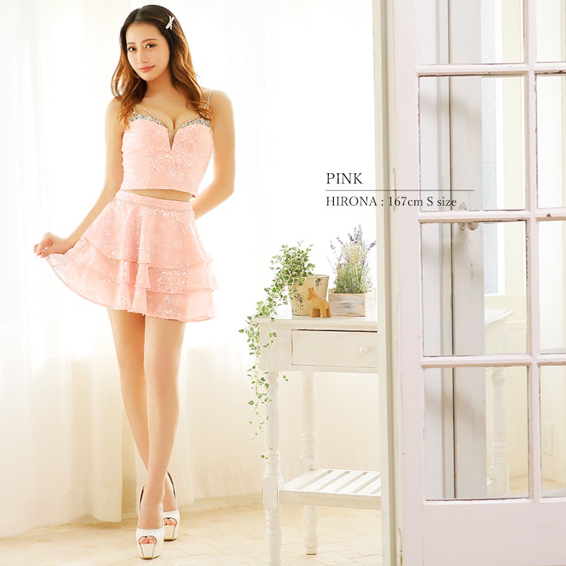 スパンコールにビジューの美しい イブニングドレス♩.• スパンコールの煌びやかな イブニングドレス ビジューにスパンコールの