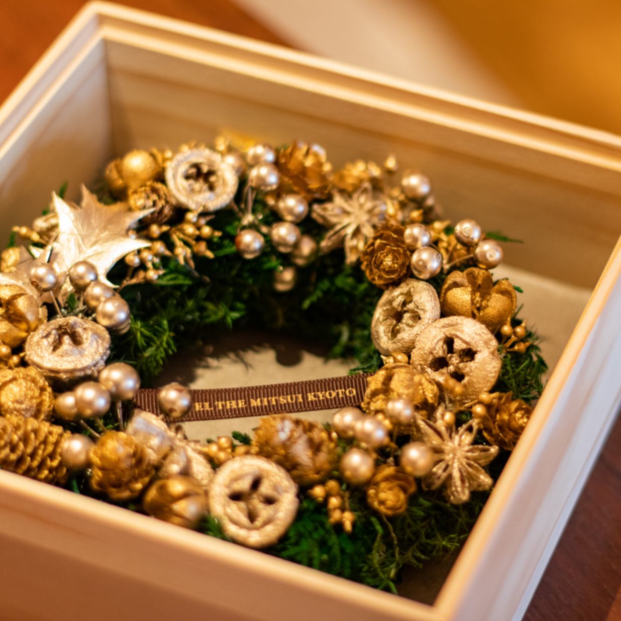 【期間限定】 プリザーブドフラワー 「木箱のクリスマスリース」 中・大