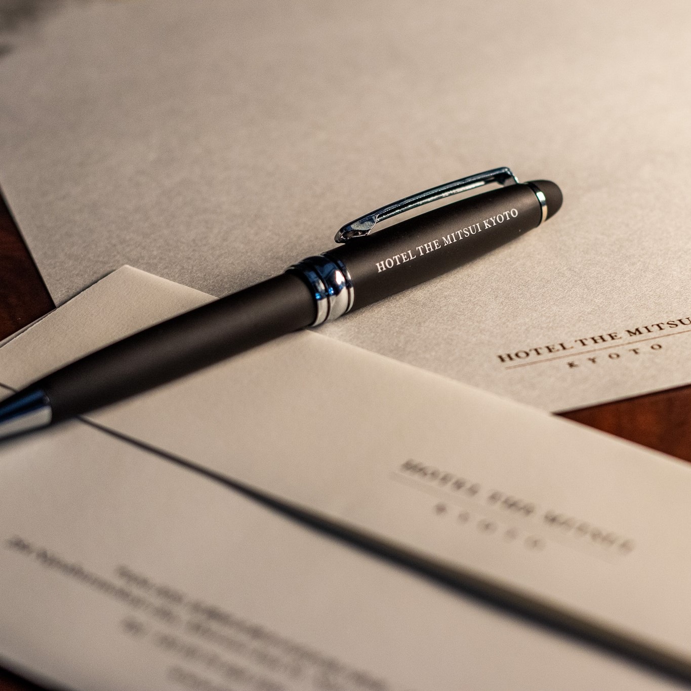 超希少◆超希少◆ ザ・カーライルホテル（NY）限定ボールペン B27-1 HOTEL THE MITSUI KYOTO（ホテルザミツイキョウト） ロゴ入りボールペン