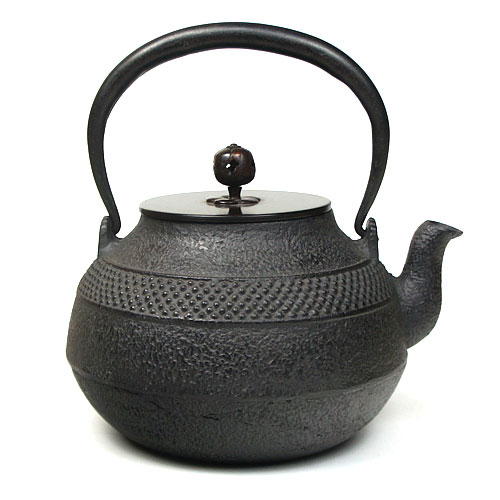 茶道具 銀瓶】鉄瓶 肩霰 | 鉄瓶・銀瓶 - CHATOWA 茶と和 抹茶と茶道具