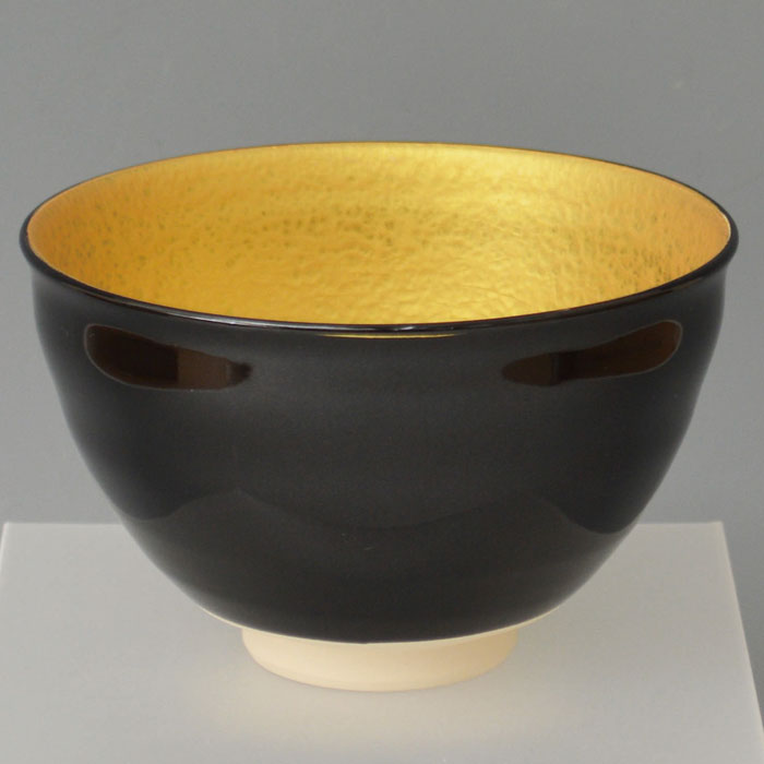 黒い陶器の茶碗 金の装飾付き 茶碗 黒仁清 内金溶彩 隆山 作 化粧箱入り | 令和8年 新春の茶道具