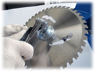 <list[i].description>